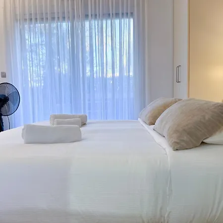 Апартаменты Eucalyptus - Ground Floor With Pool Near The Sea