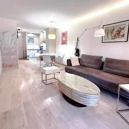 Eucalyptus - Ground Floor With Pool Near The Sea *