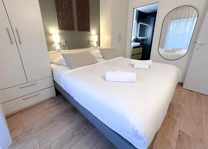 Διαμέρισμα Eucalyptus - Ground Floor With Pool Near The Sea *