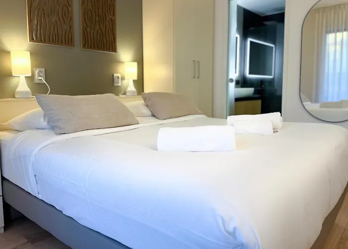 Eucalyptus - Ground Floor With Pool Near The Sea * Ζουάν λε Πιν