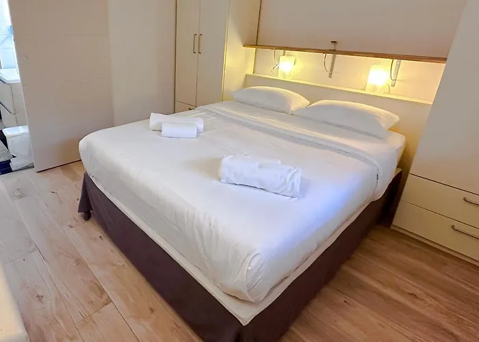 Eucalyptus - Ground Floor With Pool Near The Sea * Ζουάν λε Πιν