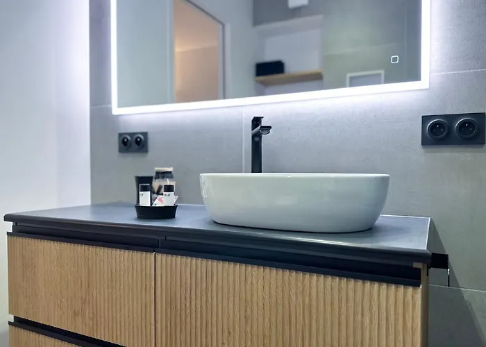 Eucalyptus - Ground Floor With Pool Near The Sea * Ζουάν λε Πιν